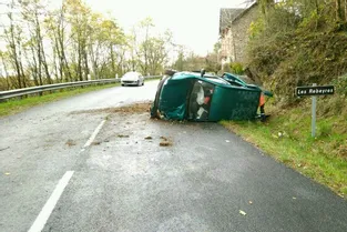 Une voiture sort de la route à Champs-sur-Tarentaine (Cantal), une femme héliportée vers Clermont-Ferrand