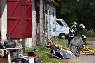 Son appartement prend feu, ses chiennes prises au piège dans un incendie à Saint-Bonnet-Tronçais (Allier)