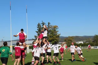 Les rugbymen brivadois (Haute-Loire) cèdent sur la fin face Pays de Thiers (19-20)