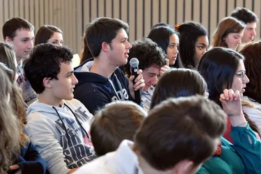 Plusieurs lycéens d’Albert-Londres ont assisté à une conférence sur le jumelage franco-allemand