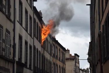 Un appartement ravagé par un incendie en centre-ville de Riom (Puy-de-Dôme)