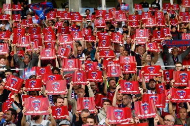 Incidents de supporters en Ligue 1 : les coachs de Clermont et Lille veulent que ça cesse