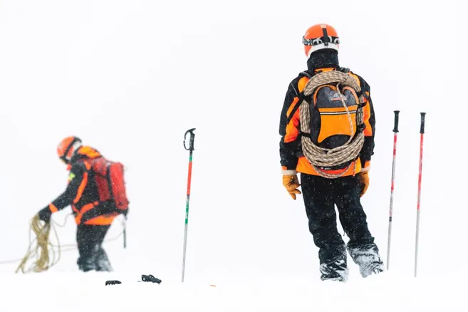 ALPINISTES DE MAO chez Stock (mars 2023) par Cédric Gras