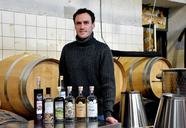 Quatre après son lancement, la Distillerie des Scories va mettre en bouteille son premier whisky - La Montagne