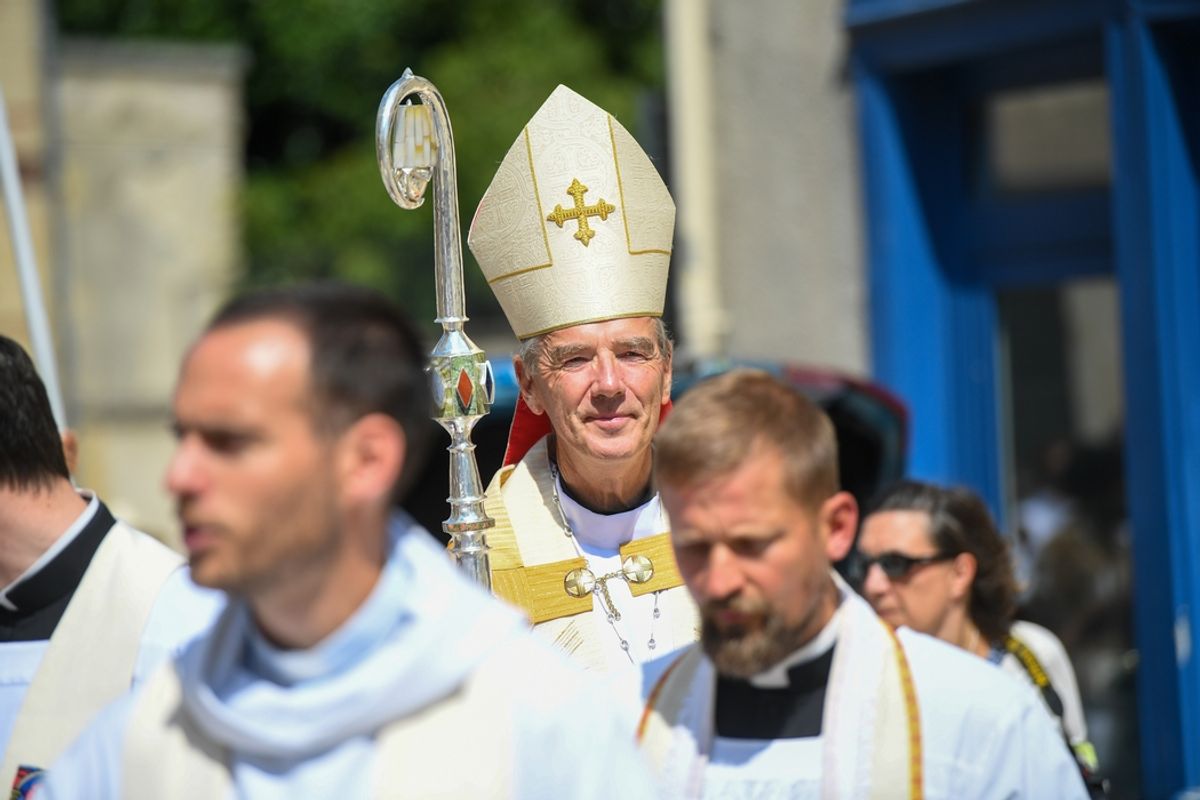 le-message-de-bienvenue-de-l-v-que-de-chartres-amma-nous