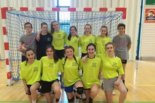 Les minimes filles du collège public qualifiées aux championnats de France de handball UNSS
