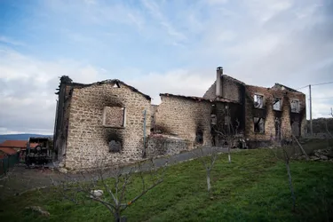 Les familles des trois gendarmes abattus il y a un an à Saint-Just (Puy-de-Dôme) attendent toujours une reconstitution