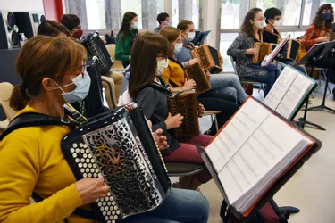 En Corrèze, la pratique de l'accordéon se partage