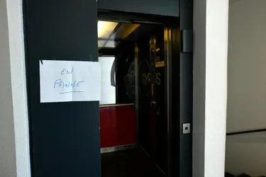 L'ascenseur de la Maison des associations de Thiers (Puy-de-Dôme) est encore en panne