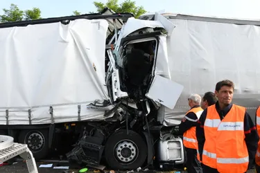 Deux blessés graves dans un accident de poids lourds sur la RCEA à Molinet (Allier)