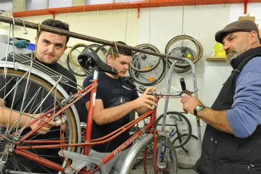 L’association moulinoise, Cyclo-recyclo, donne une seconde vie aux vélos