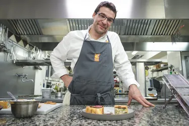 A Montmarault, Matthieu Omont ajoute de la truffe dans son pâté aux pommes de terre (et c'est délicieux)