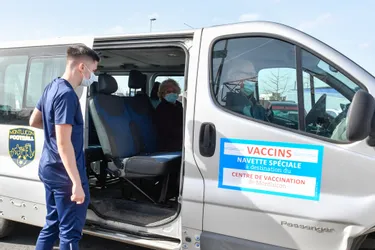 Des clubs sportifs de Montluçon (Allier) à nouveau sollicités pour emmener des personnes âgées au centre de vaccination