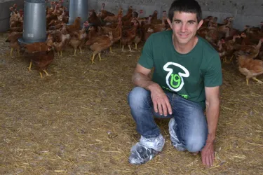 A Liginiac, Mickaël Jarrige s’est diversifié dans l’élevage et la vente directe de poulets et pintades