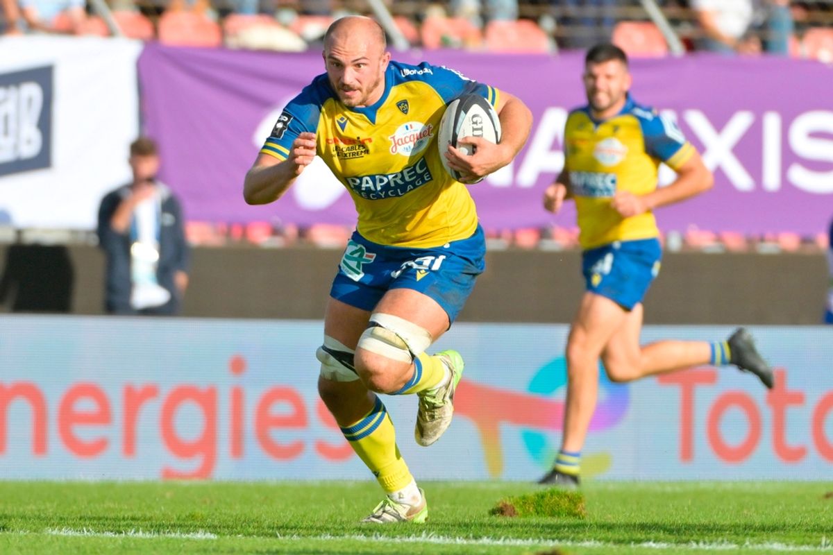 "Repartir de l’avant" : Anthime Hemery évoque la fin de la saison avec l'ASM Clermont avant la réception du Racing