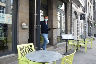 Les gérants de bars, cafés et restaurants attendent leurs premiers clients demain à Riom (Puy-de-Dôme)