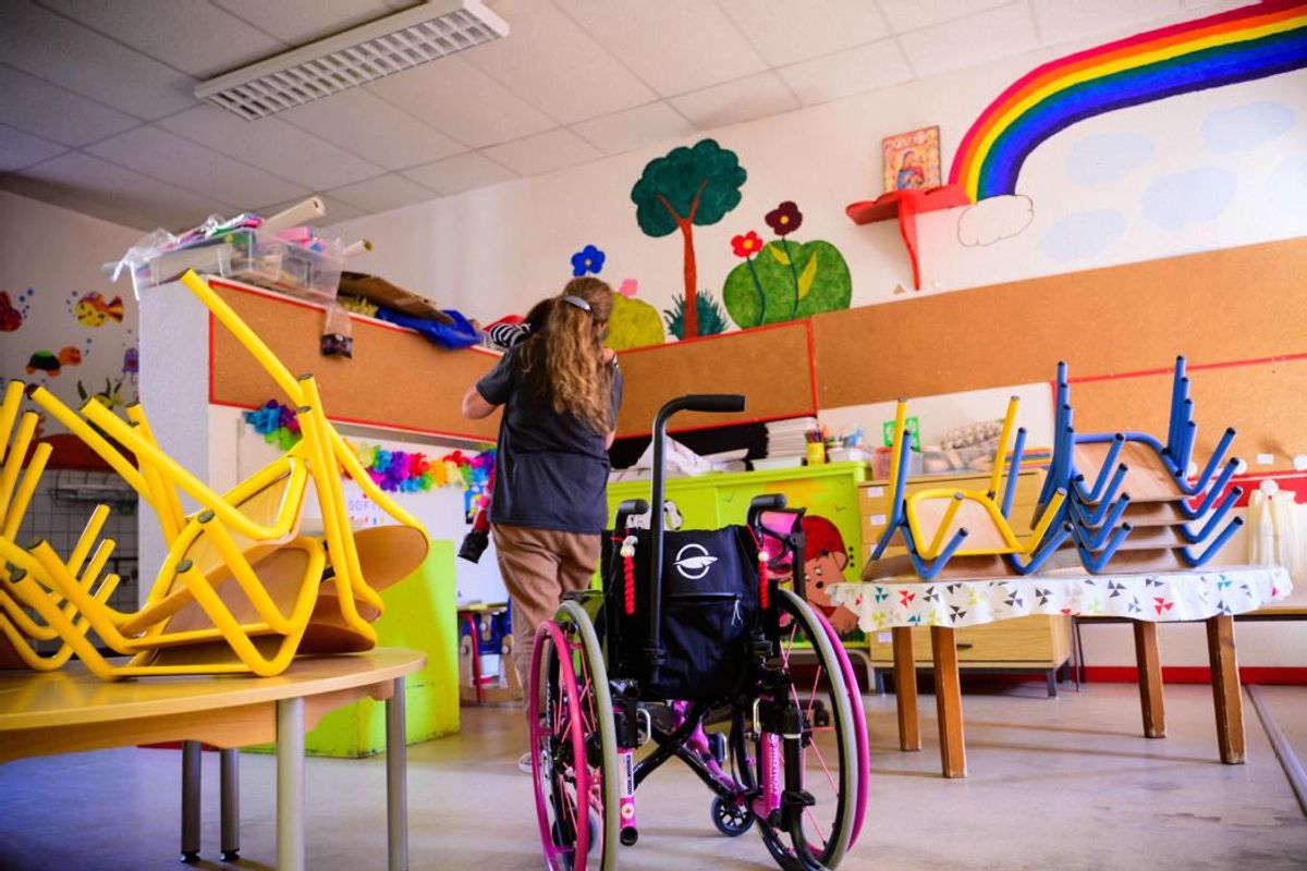 "Des AESH souffrent, des enfants aussi" : quand l'école inclusive ...