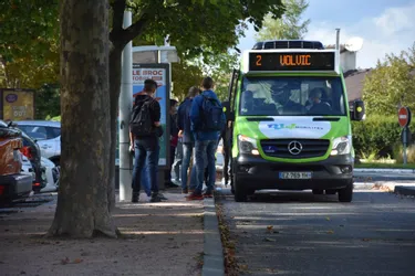 Dans l'agglo de Riom (Puy-de-Dôme), les scolaires peuvent finalement emprunter les bus urbains... sauf aux heures de pointe