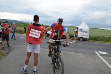 De passage à Combronde (Puy-de-Dôme), ils courent 518 km pour que le suicide de leur collègue pompier soit reconnu