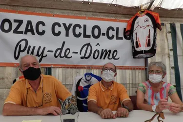 Le Mozac cyclo club en piste pour la randonnée des Puys