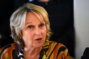 La députée de la Corrèze souhaite autoriser les femmes enceintes à se garer sur les places pour handicapés