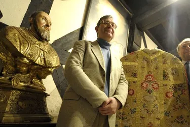 Des habits liturgiques conservés par le musée moulinois vont s’exposer au Proche-Orient