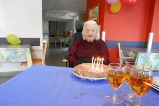 Henriette Convert fête ses 100 ans à l’Ehpad