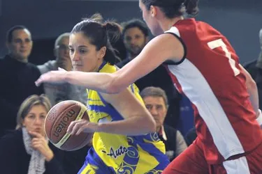 Basket-ball NF3 : Aurillac 48 - Hagetmau 79