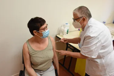 Vaccination des professionnels de plus de 55 ans : pas de ruée sur le vaccin AstraZeneca à Vichy (Allier)