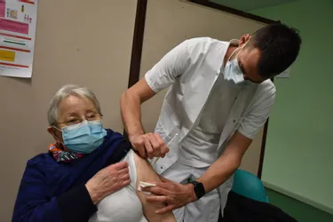 Près de soixante patients vaccinés contre le Covid-19 par jour à Mauriac (Cantal)