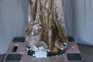 La statue de saint Jean-Baptiste restaurée par un atelier
