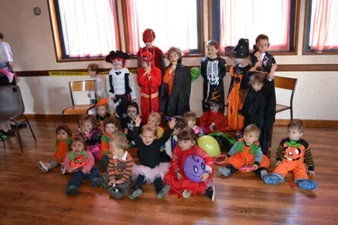Trente enfants ont célébré Halloween