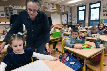 Dans le Cantal, une école réduit les effectifs en CP pour améliorer l'apprentissage