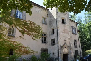 Pourquoi une brocante inédite, se tient-elle, cet l'été, au château de la Chassaigne, à Thiers (Puy-de-Dôme) ?