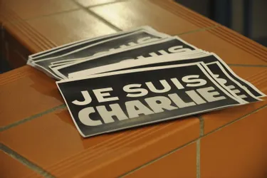Marche pour Charlie Hebdo, à Thiers, dimanche