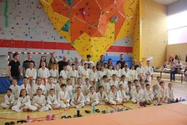 70 jeunes judokas rassemblés sur le tatami