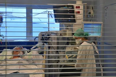 Covid-19 : le nombre de personnes hospitalisées en légère baisse en Auvergne