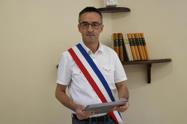 Jean-Luc Broussal, réélu maire de Saint-Santin-de-Maurs (Cantal)