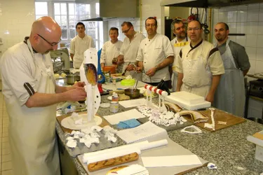 Les pâtissiers chocolatiers travaillent leur créativité, à IFI 03