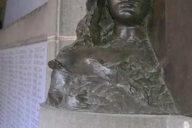 Quand Camille Claudel posait pour la "Gallia Victrix" de Rodin, exposée à Riom
