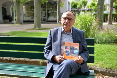 L'ancien élu Gabriel Maquin au Sporting tennis de Vichy (Allier) ce samedi 3 juillet pour présenter son quatrième livre