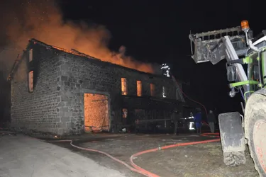 Le feu détruit une grange et une maison à Valcivières (Puy-de-Dôme)