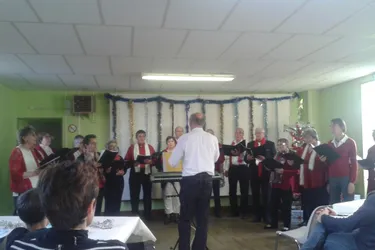 La chorale a chanté Noël pour les enfants
