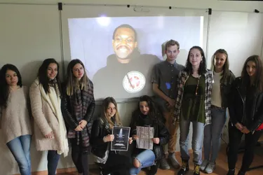 Neuf élèves de terminale littéraire présentent un documentaire sur l’univers carcéral