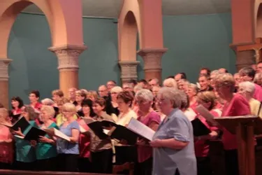 Cent choristes réunis pour un concert
