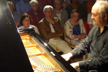 Un récital de piano enchanteur, au château du Saillant