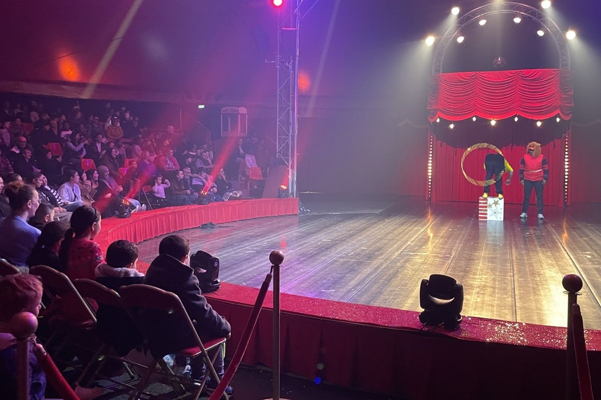 Grand spectacle solidaire sous le chapiteau du cirque Gruss avec le ...