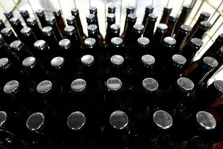 Les voleurs passaient les bouteilles d'alcool sous le manteau dans des supermarchés autour d'Issoire