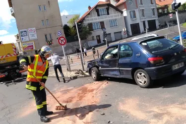 Deux personnes légèrement blessées dans la collision à Clermont-Ferrand
