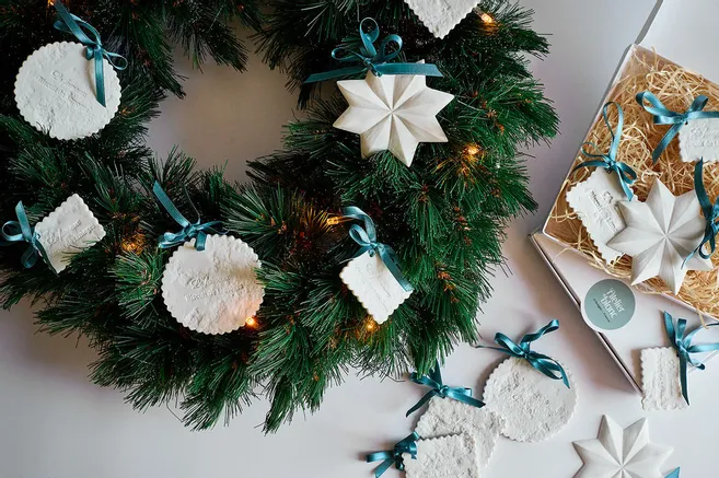 Boule De Noël Porcelaine Stanislas Nancy – Les Amoureux De Peynet – Édition Limoges
